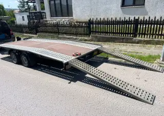 Podval, přepravník aut