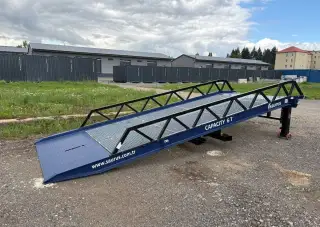 Mobilní rampa na vykládání nakládání lodnich kontejneru