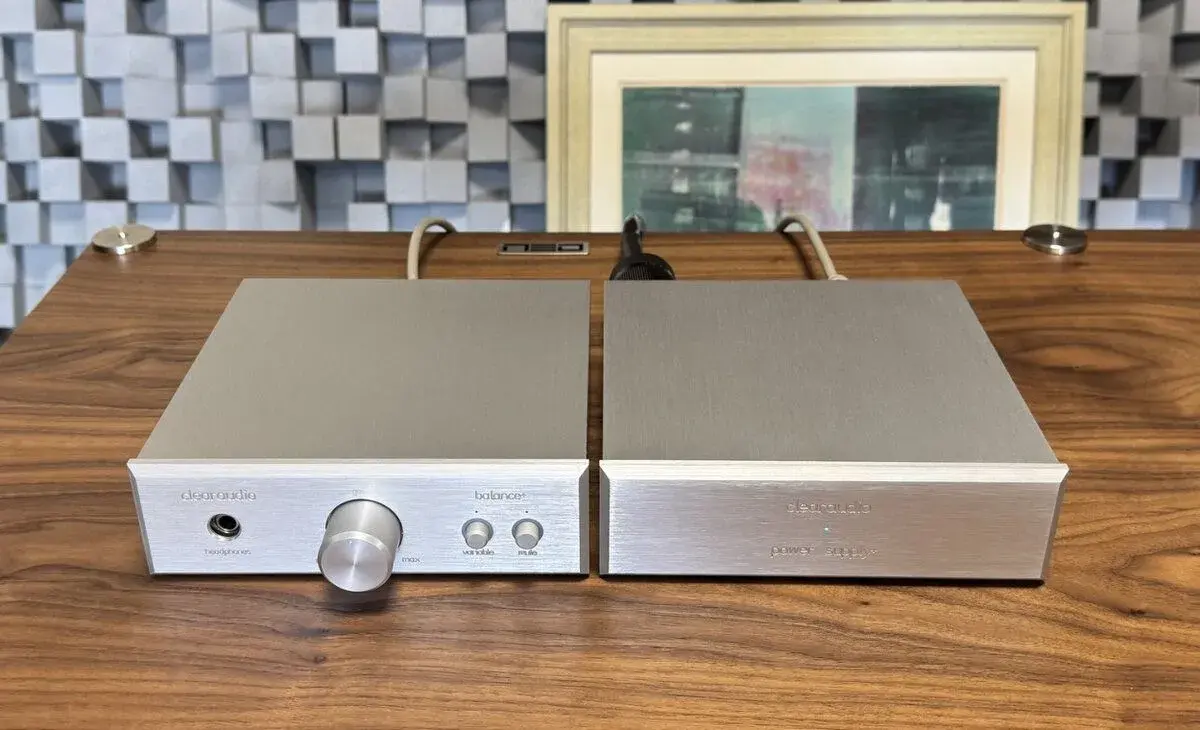 Clearaudio Balance+ - gramofonový předzesilovač + zdroj