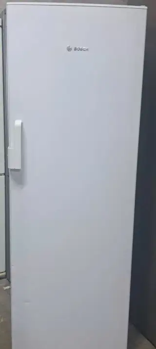 Lednice bez mrazáku Bosch/ 323L.