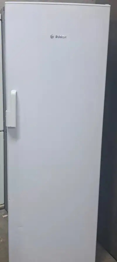 Lednice bez mrazáku Bosch/ 323L.