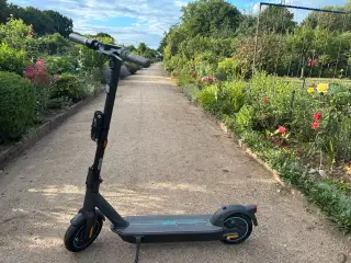 ELEKTRICKÁ KOLOBĚŽKA NINEBOT MAX G30D II TUNING