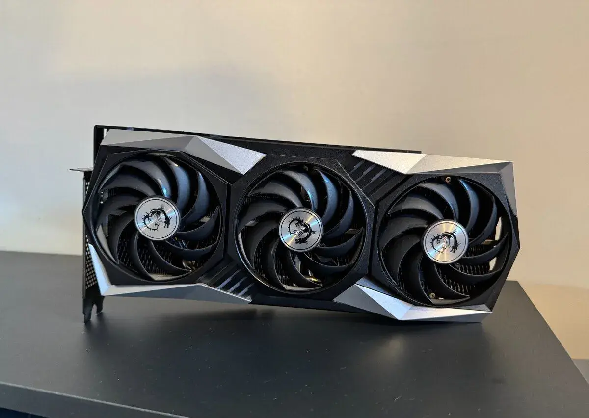 MSI Radeon RX 6800 XT Gaming X Trio 16GB GDDR6 RGB - 2x8pin