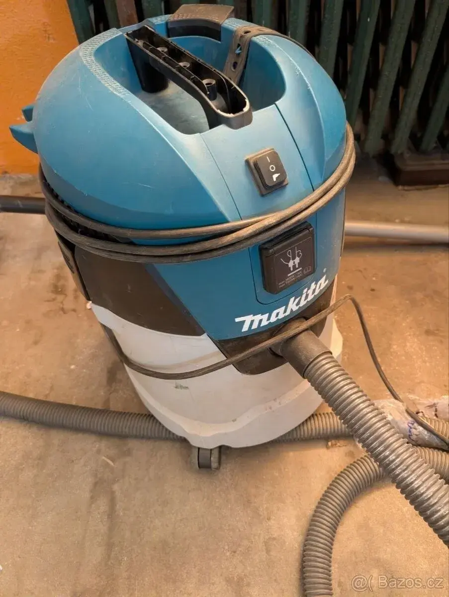 Makita VC2512L průmyslový vysavač + sáčky