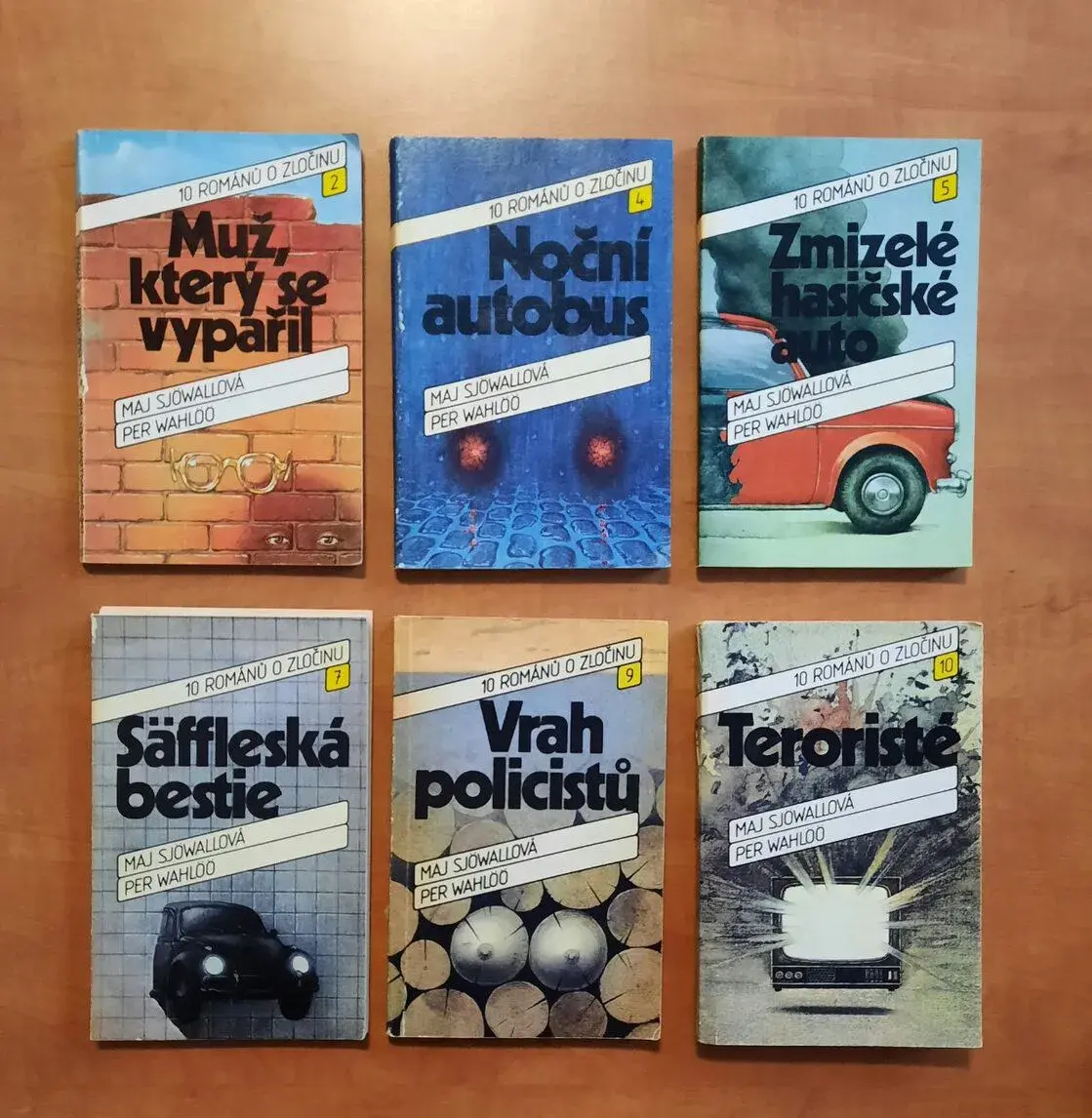 Knihy ze série 10 románů o zločinu jako celek za 70 Kč