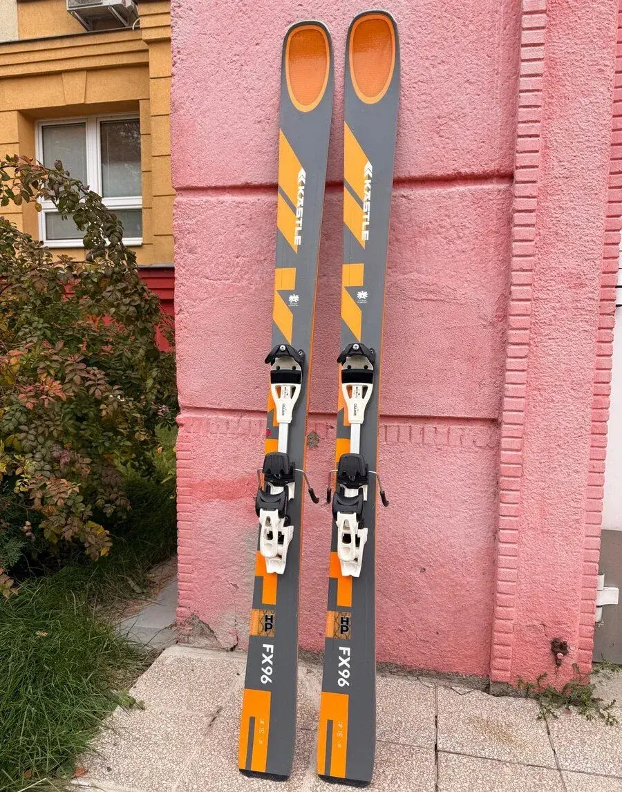 Skialp set Kästle FX96 – 172 cm + vázání Diamir Scout + pásy