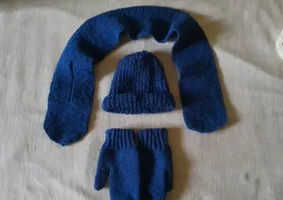 Zimní sady (Čepice + Rukavice + Šály) + Ponožky