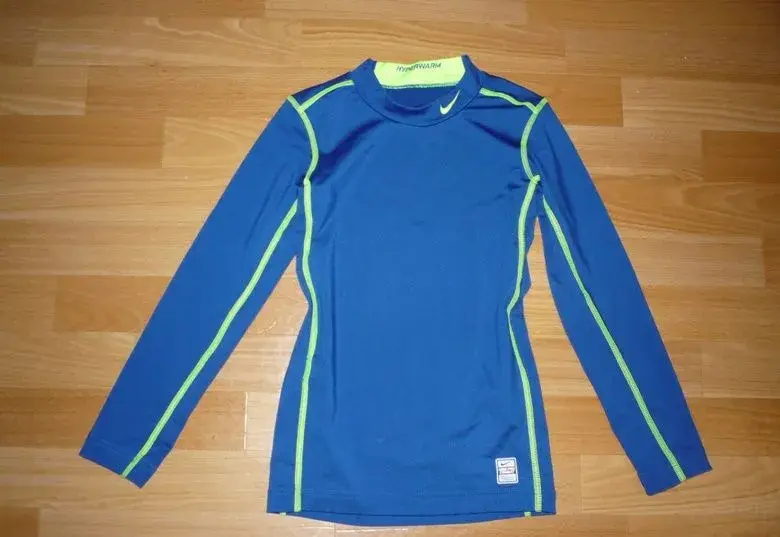 Funkční termo tričko Nike vel 140