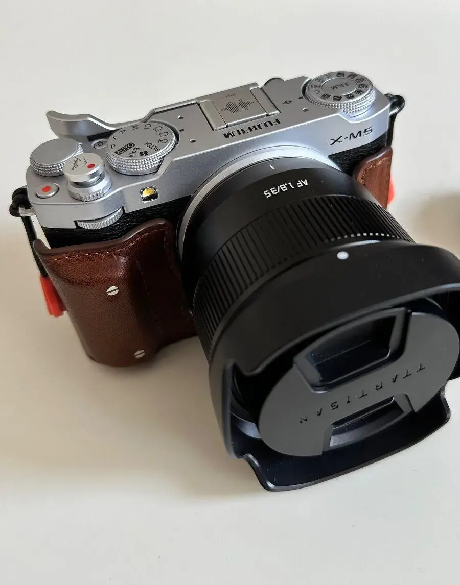 Fujifilm X-M5 + TTArtisan 35mm f/1.8 AF | SmallRig příslušen