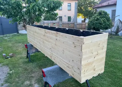 Vyvýšené záhony, truhlíky