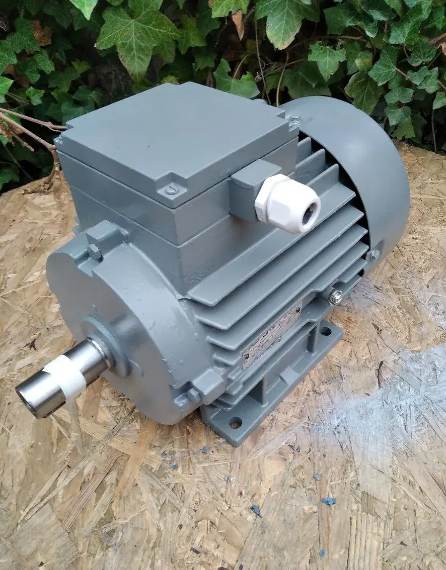 Motor MEZ Mohelnice 3 kw 2800 ot.