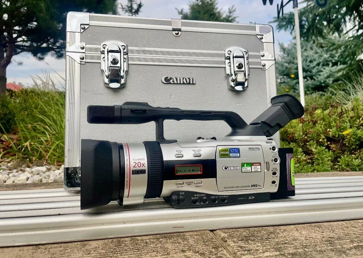 Canon XM2 3CCD vintage digitální videokamera