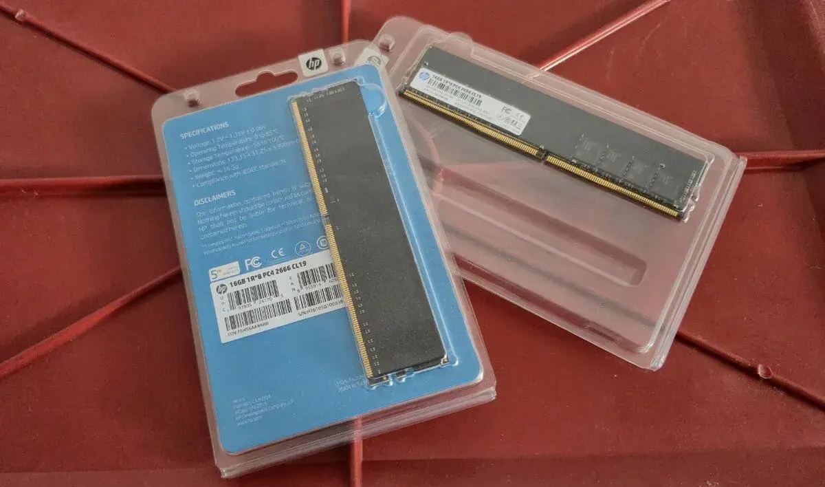 2x HP 16GB DDR4 2666 CL19