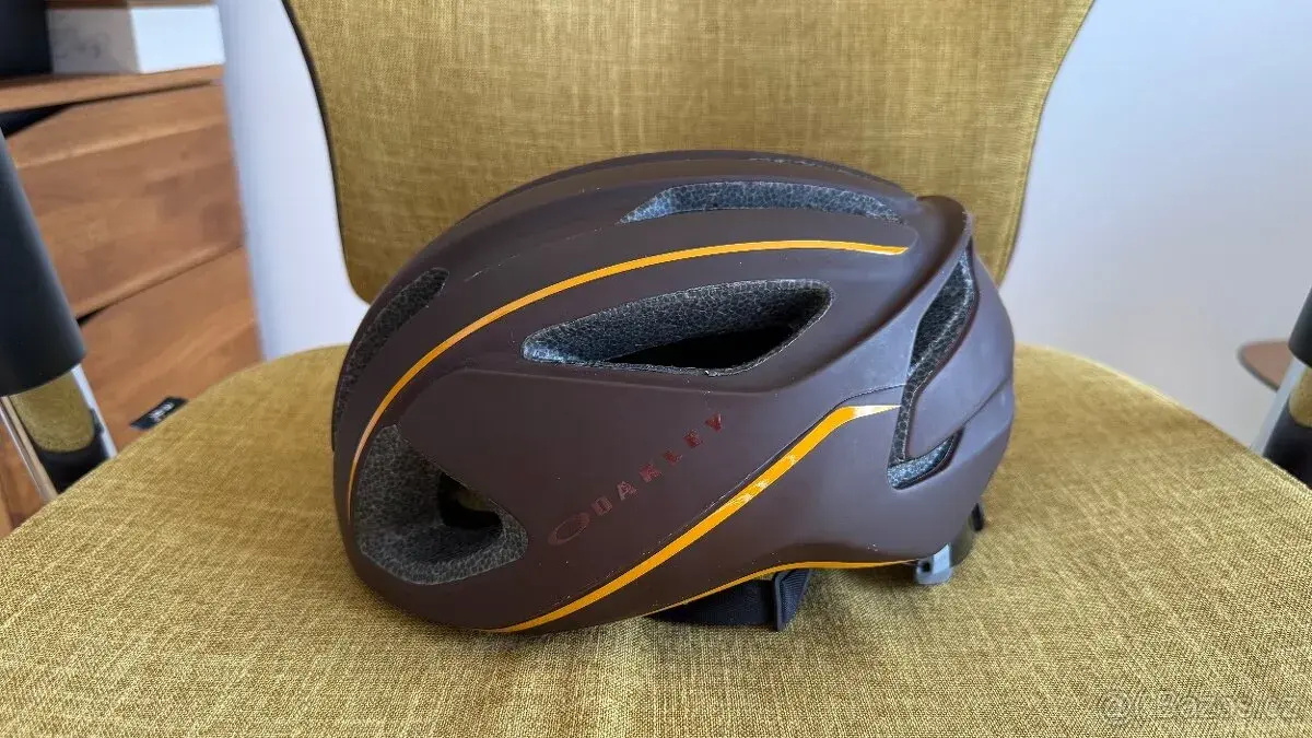 Přilba Oakley ARO 03 Lite