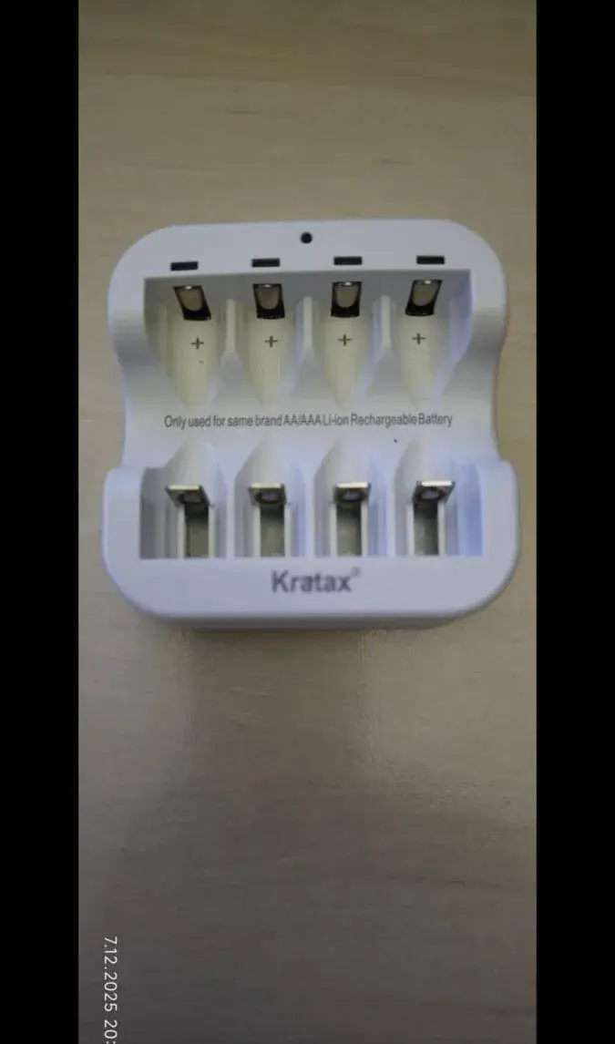 nabíječka KRATAX pro Li-Ion AA/AAA