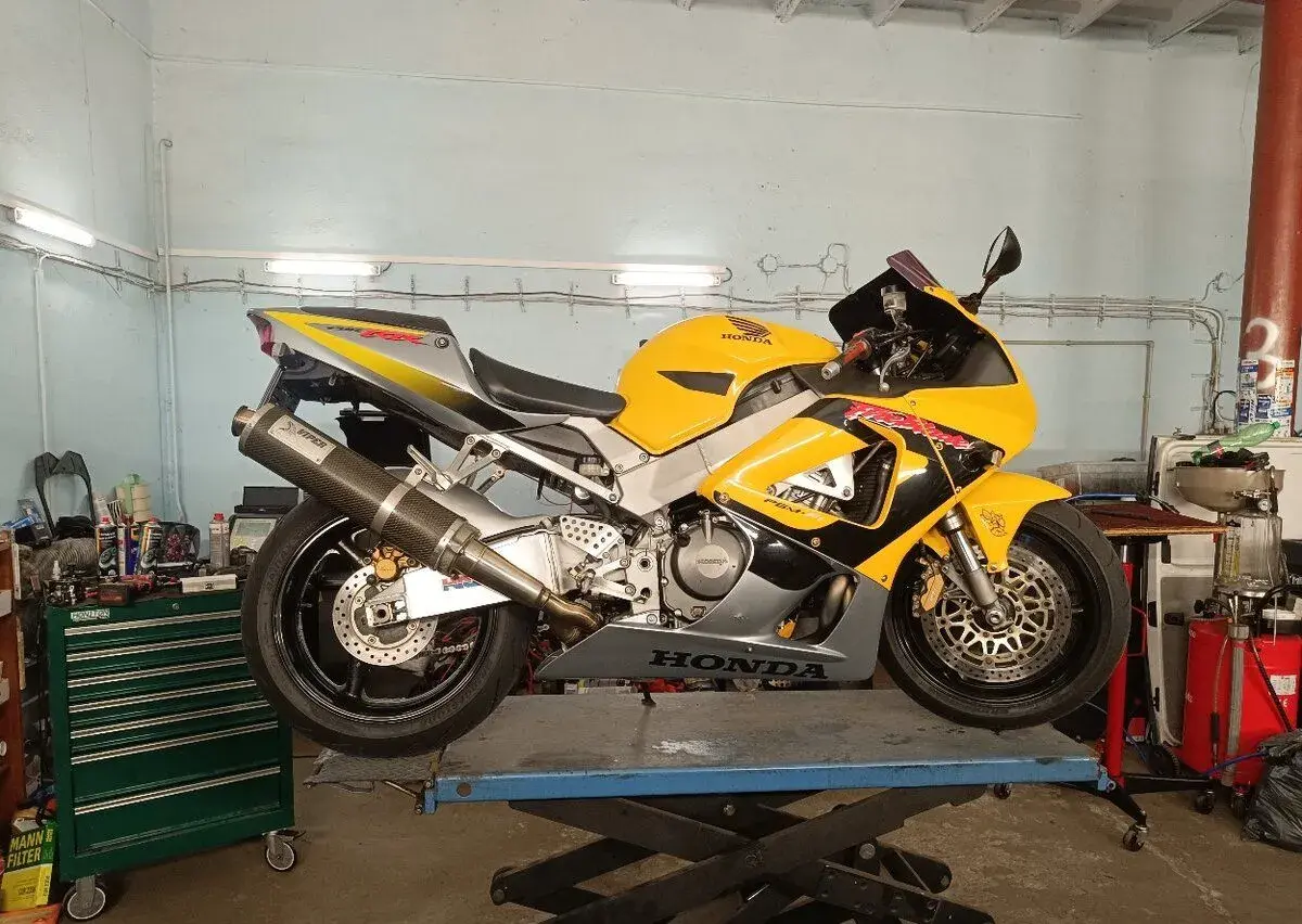 Honda CBR 929 RR Fireblade