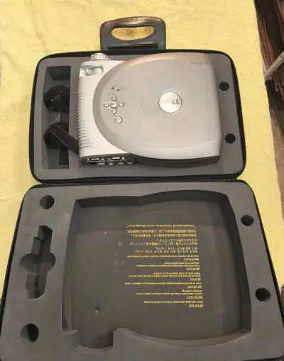 PROJEKTOR DELL 2200MP