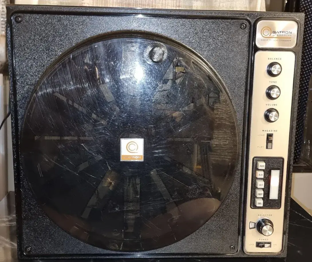 Qatron Stereo 48 Karuselový přehrávač 8stopých + zesilovač.