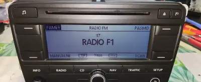 Originální autorádio VW Navi RNS 300 s navigační cd