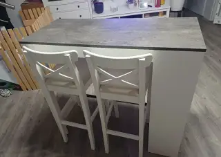 Barový stůl a židle