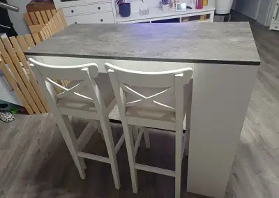 Barový stůl a židle