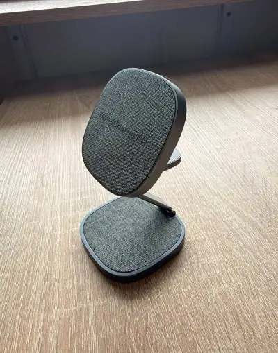 Bezdrátová cestovní nabíječka 3v1 MagSafe TravelCharge Pro,