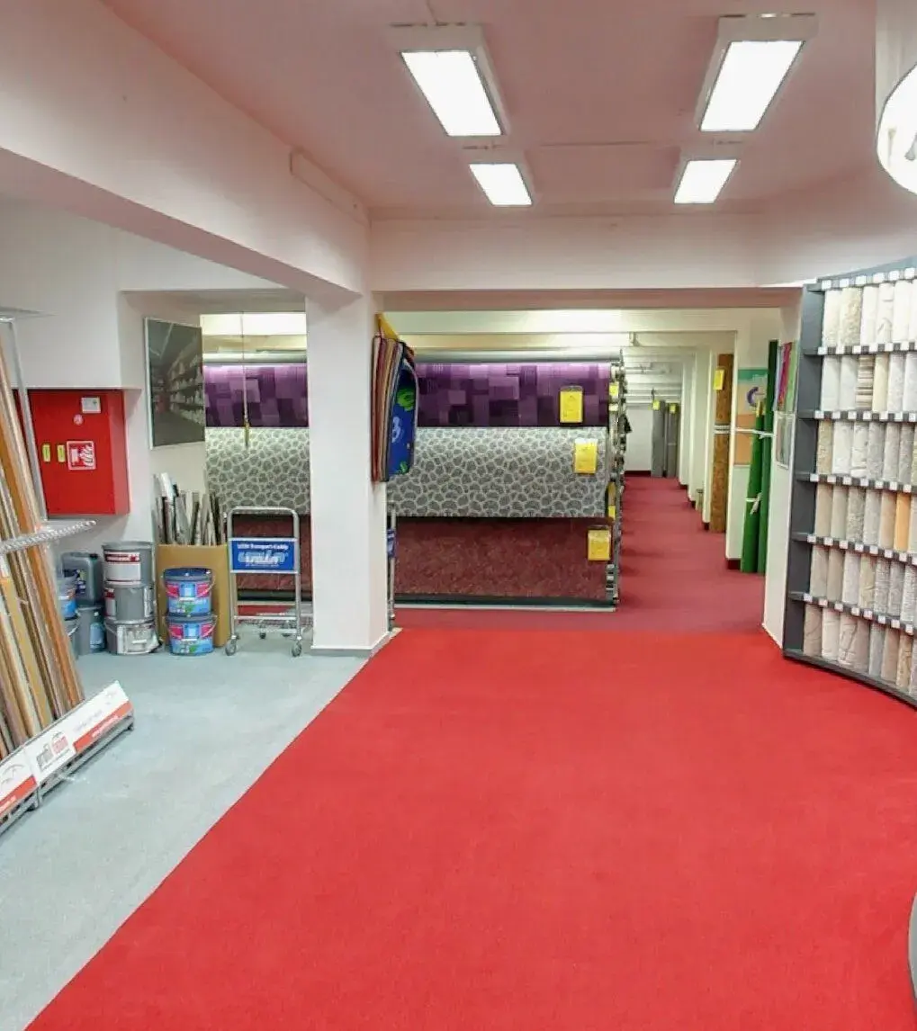 Pronájem prostor o výměře až 654m2 na náměstí v Jeseníku.