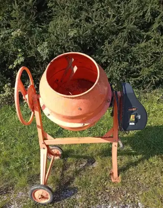Zánovní míchačka Hecht