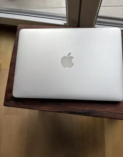 Apple MacBook Pro Retina 13" Early 2015 | Core i5 | 8 GB |
