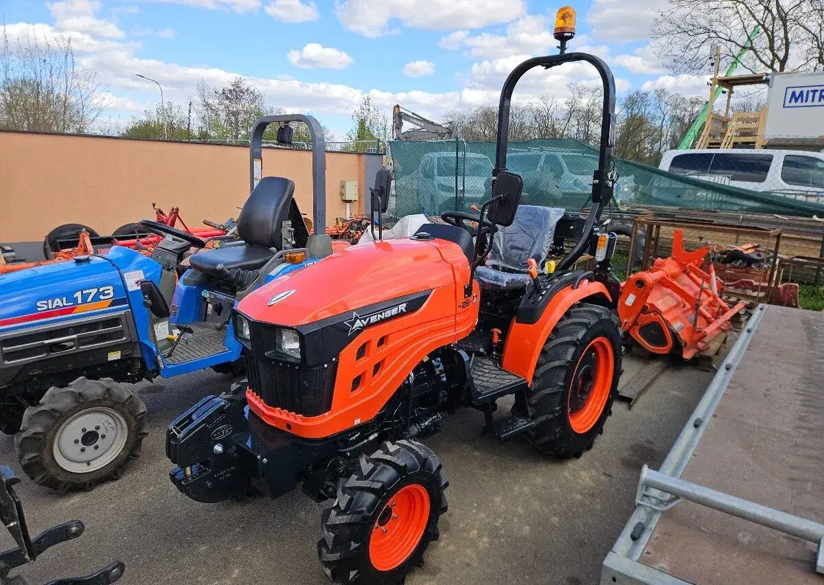 Malotraktor Avenger 26 4x4