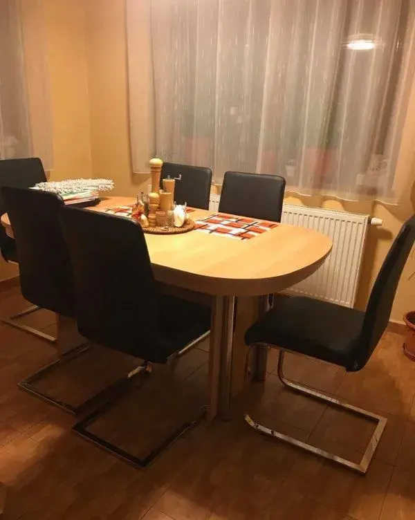 kuchyňské houpací židle černá koženka