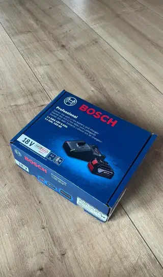 BOSCH nabíječka GBA 18V 4.0Ah