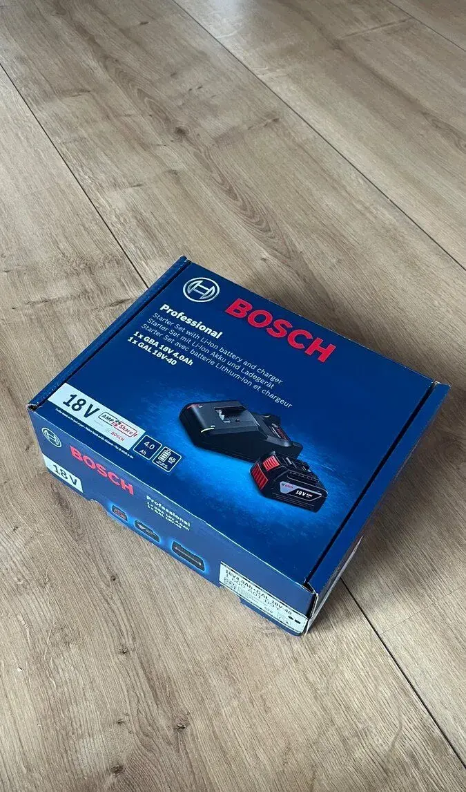BOSCH nabíječka GBA 18V 4.0Ah