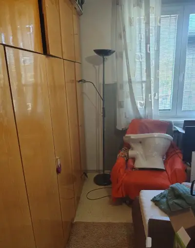 Kovová, stojací lampa