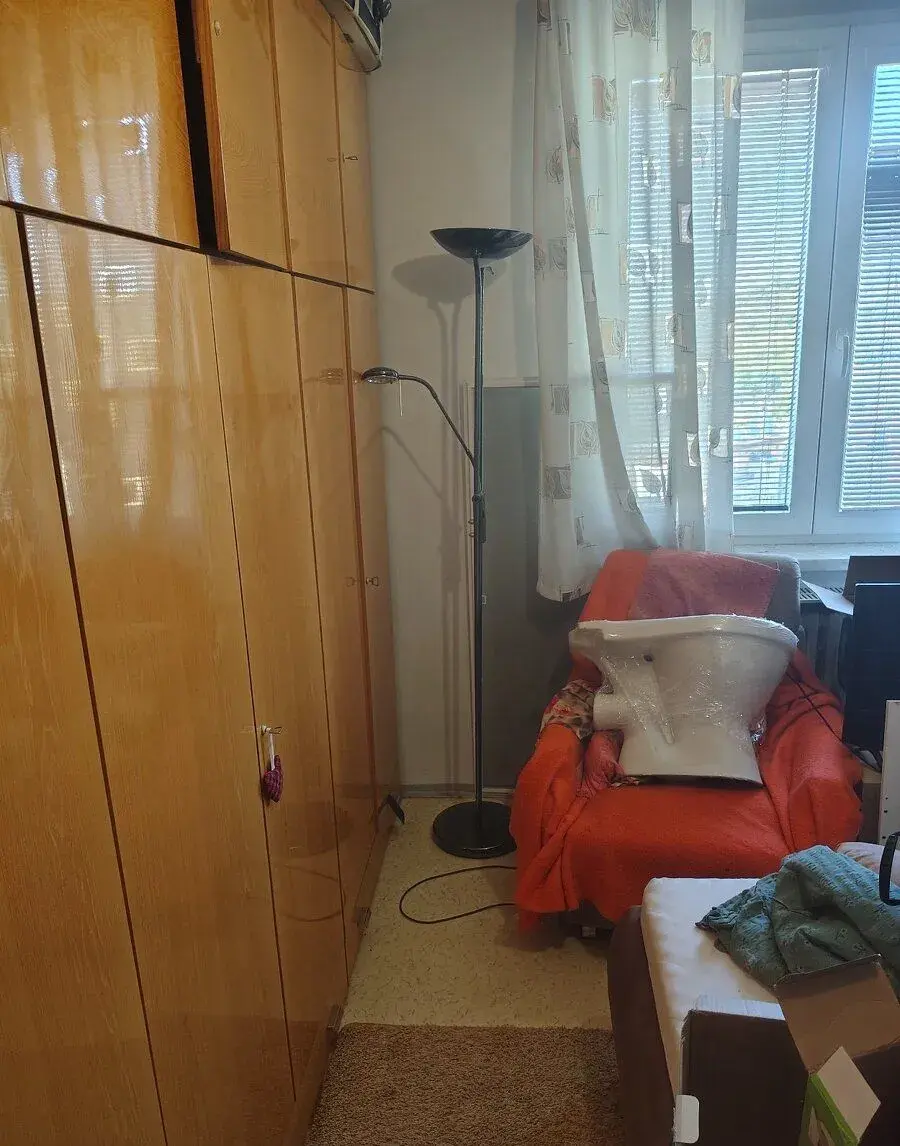 Kovová, stojací lampa