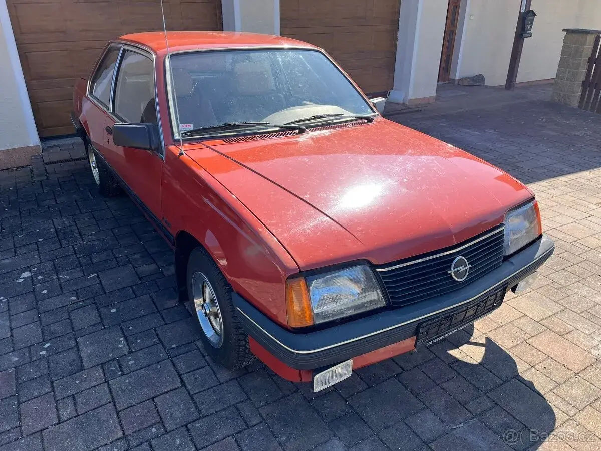 Opel ascona – 1998, 158 000 km