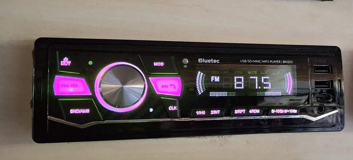 Bluetec BM202 autorádio s USB, BT