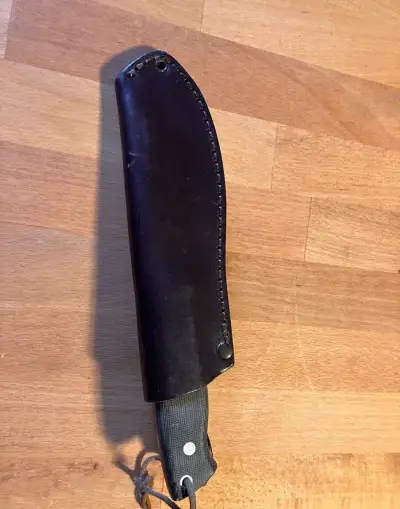 outdoorový nůž