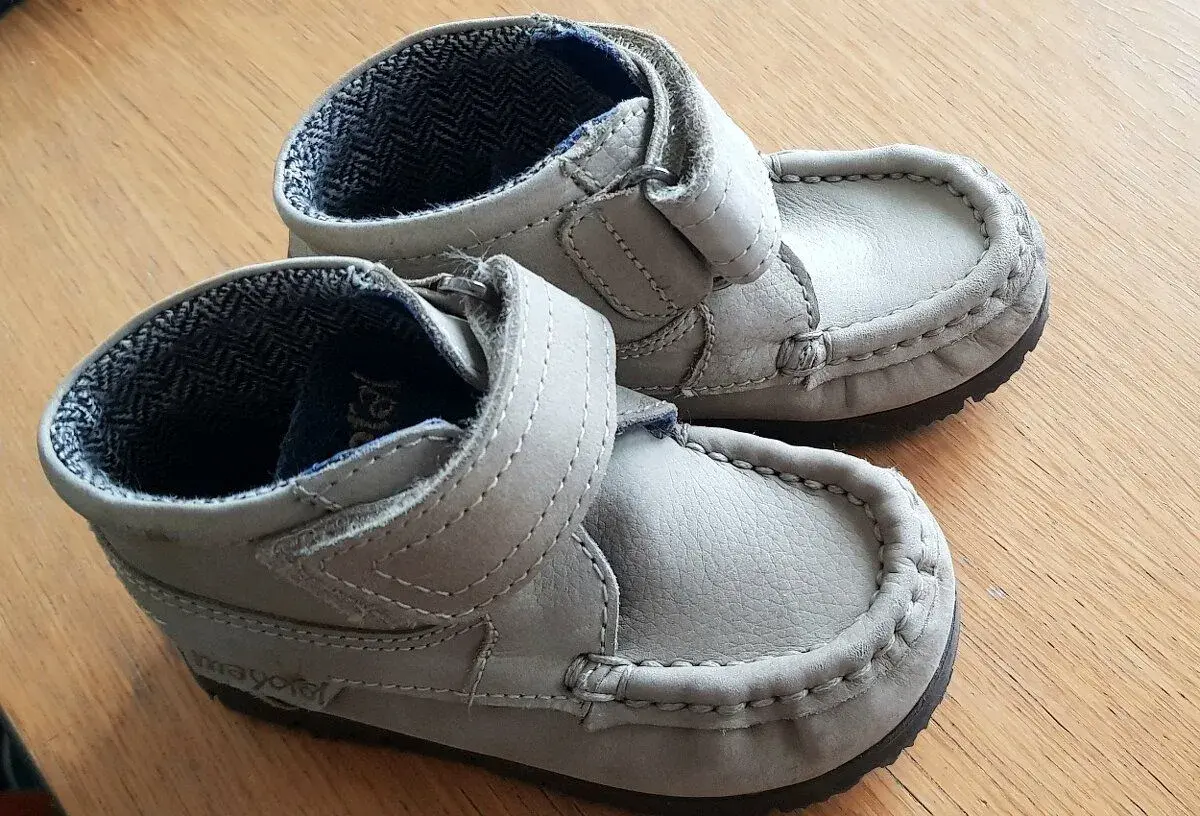 Kotníkové podzimní/jarní béžové boty Mayoral vel 22 unisex