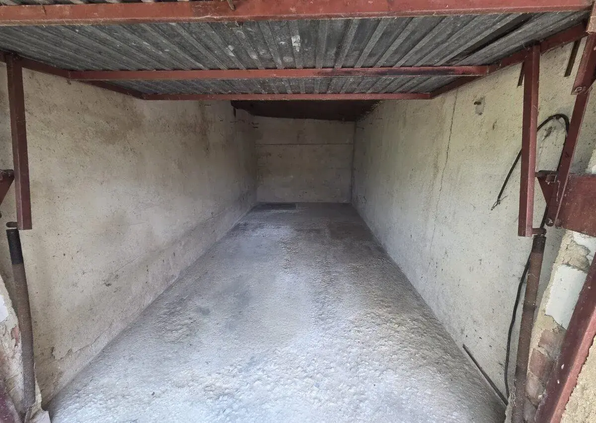 Pronájem dílny 100m2 , garáže 20m2