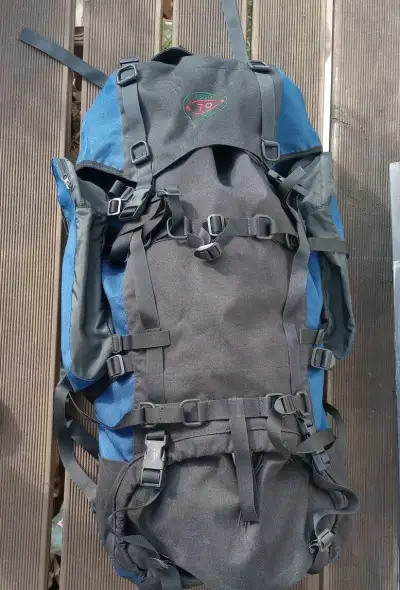 Batoh/krosna ASSO 70l SR