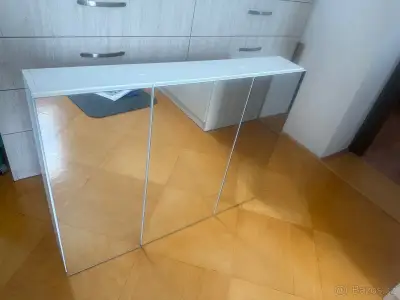 Skříňka do koupelny