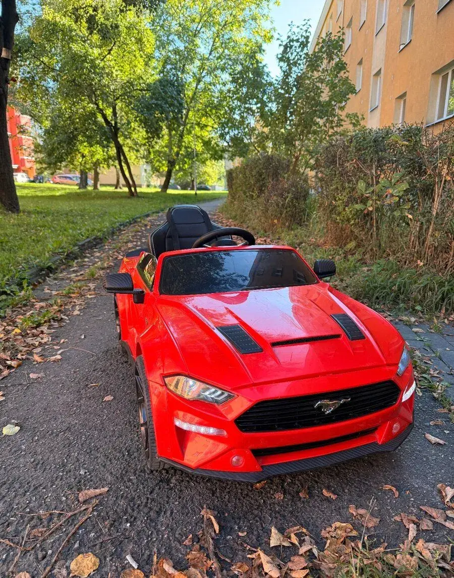 Elektrické autíčko Ford Mustang GT DRIFT červené