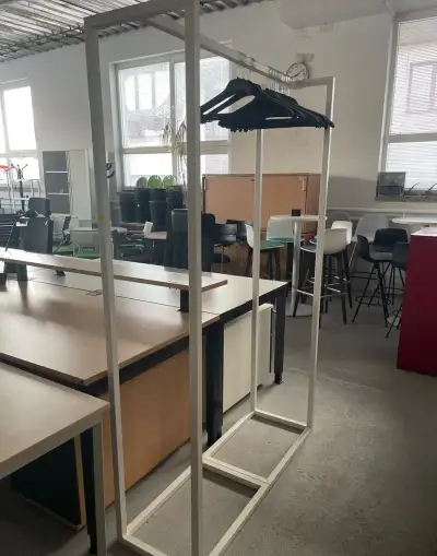 Věšák / stojan na oblečení