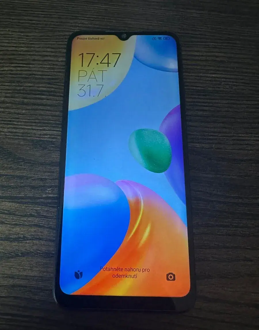 Xiaomi Redmi 10C – mobilní telefon v novém stavu
