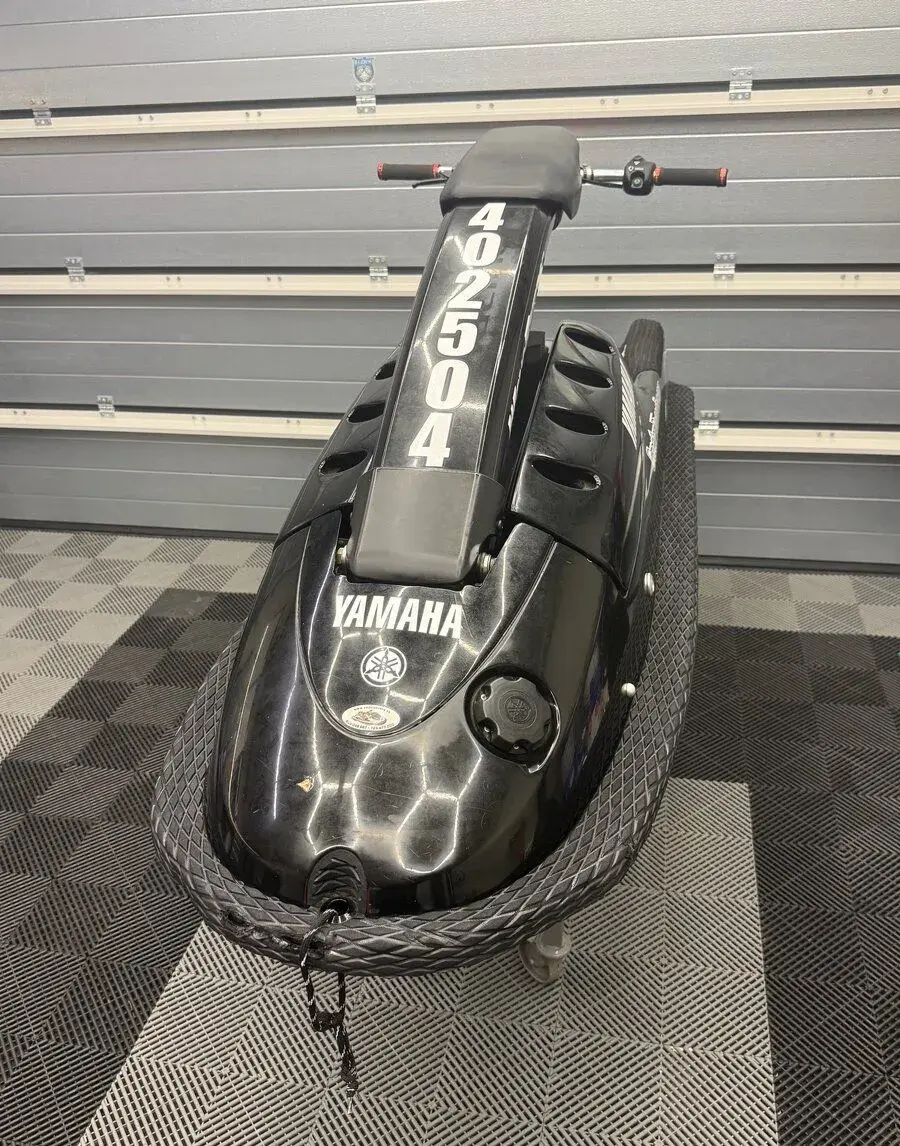 Yamaha 700 super jet vodní skútr