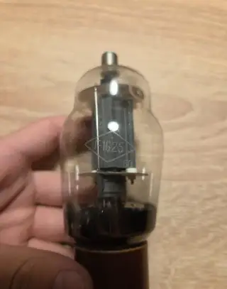 Elektronky G-1625 (Г-1625 = 1625 / 807 s 12,6 V), 7 ks + obj