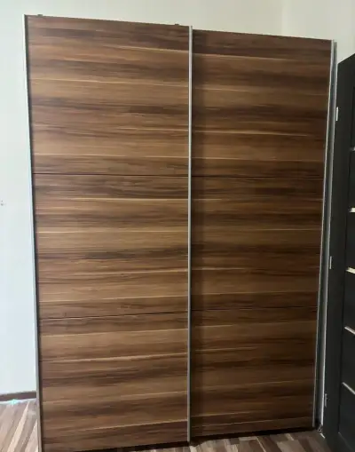 Skříň