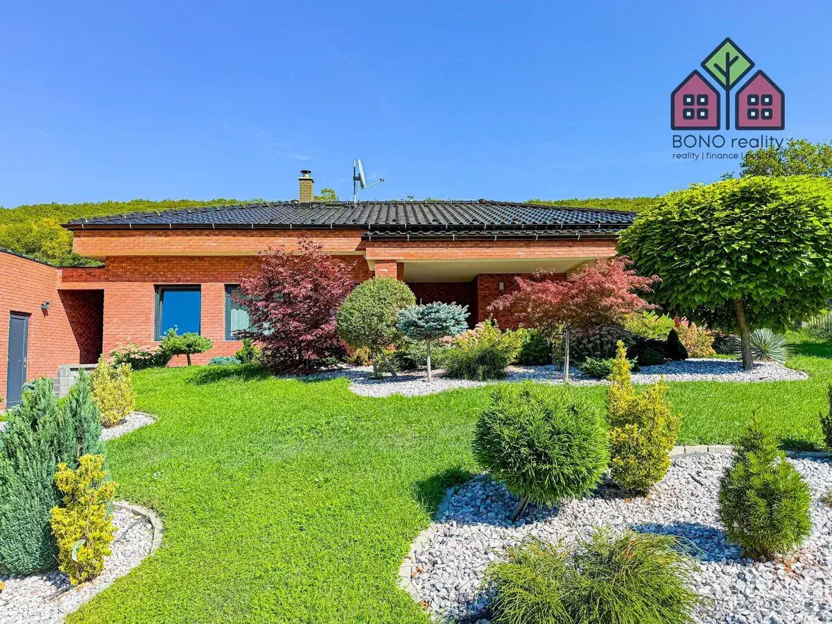 Zánovní RD, 3+1, plocha 126 m2, terasa 20 m2, garáž 48 m2, z