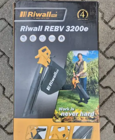 Vysavač na listí Riwall